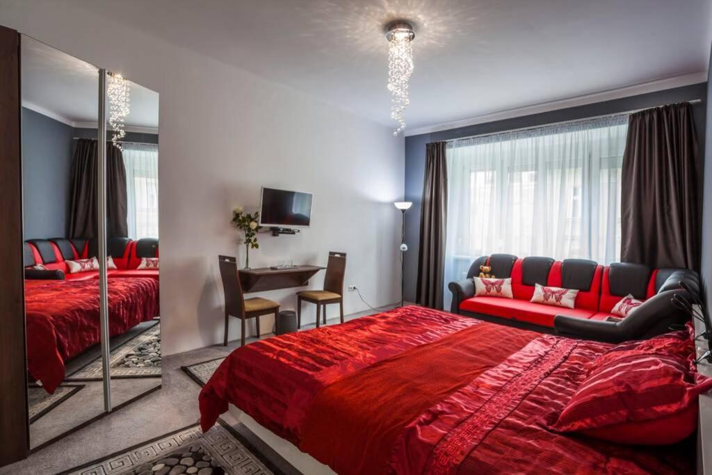 Luxury Air-Conditioned Family Apartment Spitalska Old Town 브라티슬라바 외부 사진