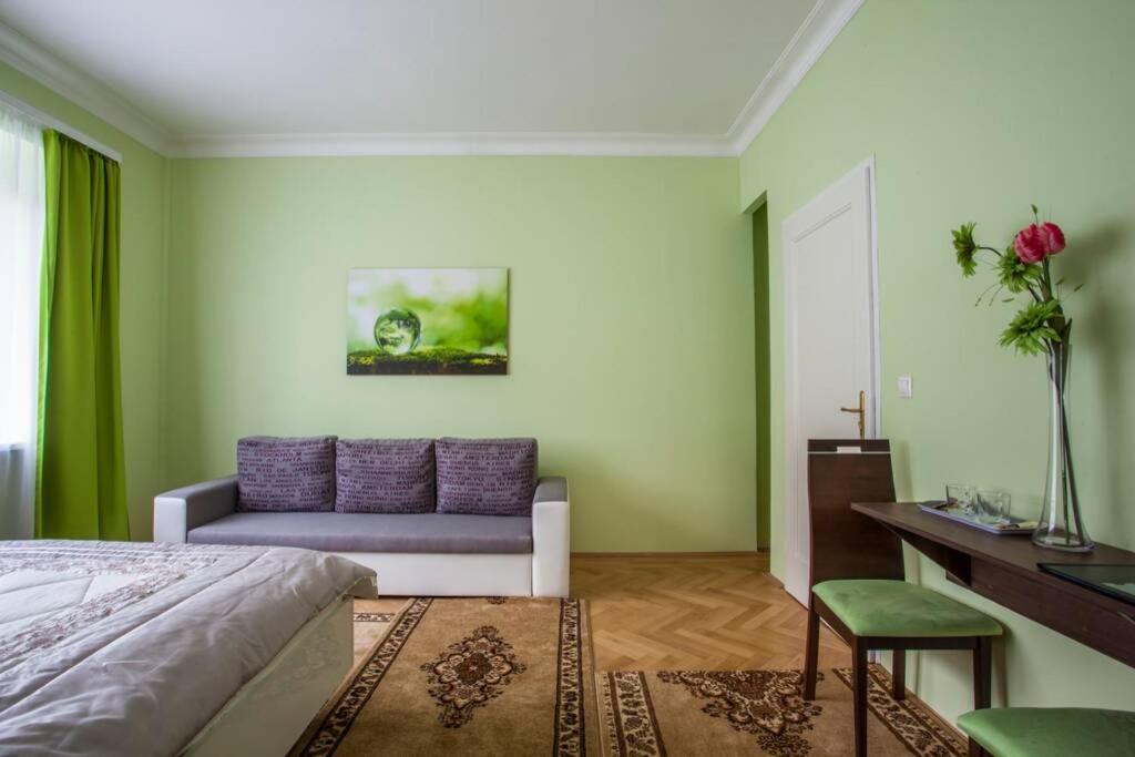 Luxury Air-Conditioned Family Apartment Spitalska Old Town 브라티슬라바 외부 사진